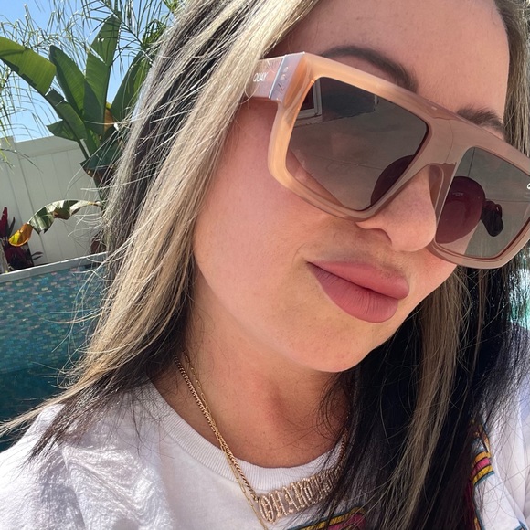 QUAY Get In Line Sunglasses Milky Carmel Shield Frame Brown Gradient Lens Unisex - Picture 7 of 15